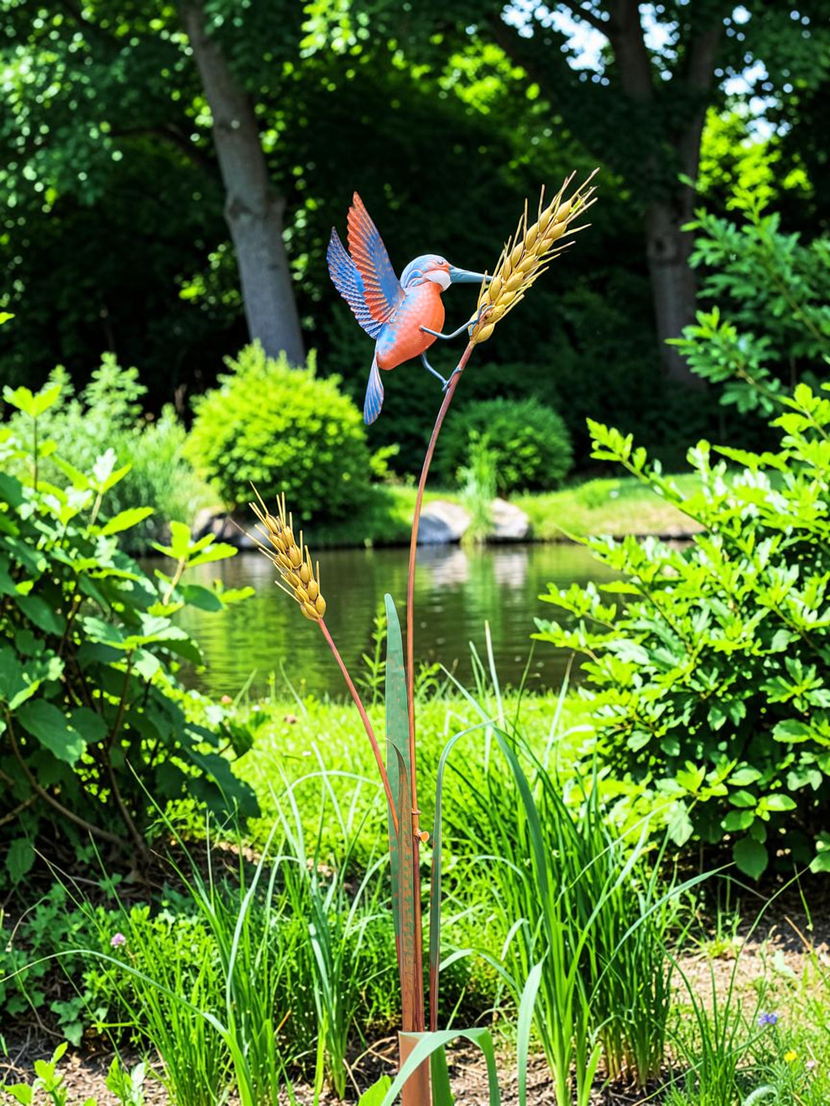 Gerststengel met Ijsvogel tuindecoratie – sfeerbeeld