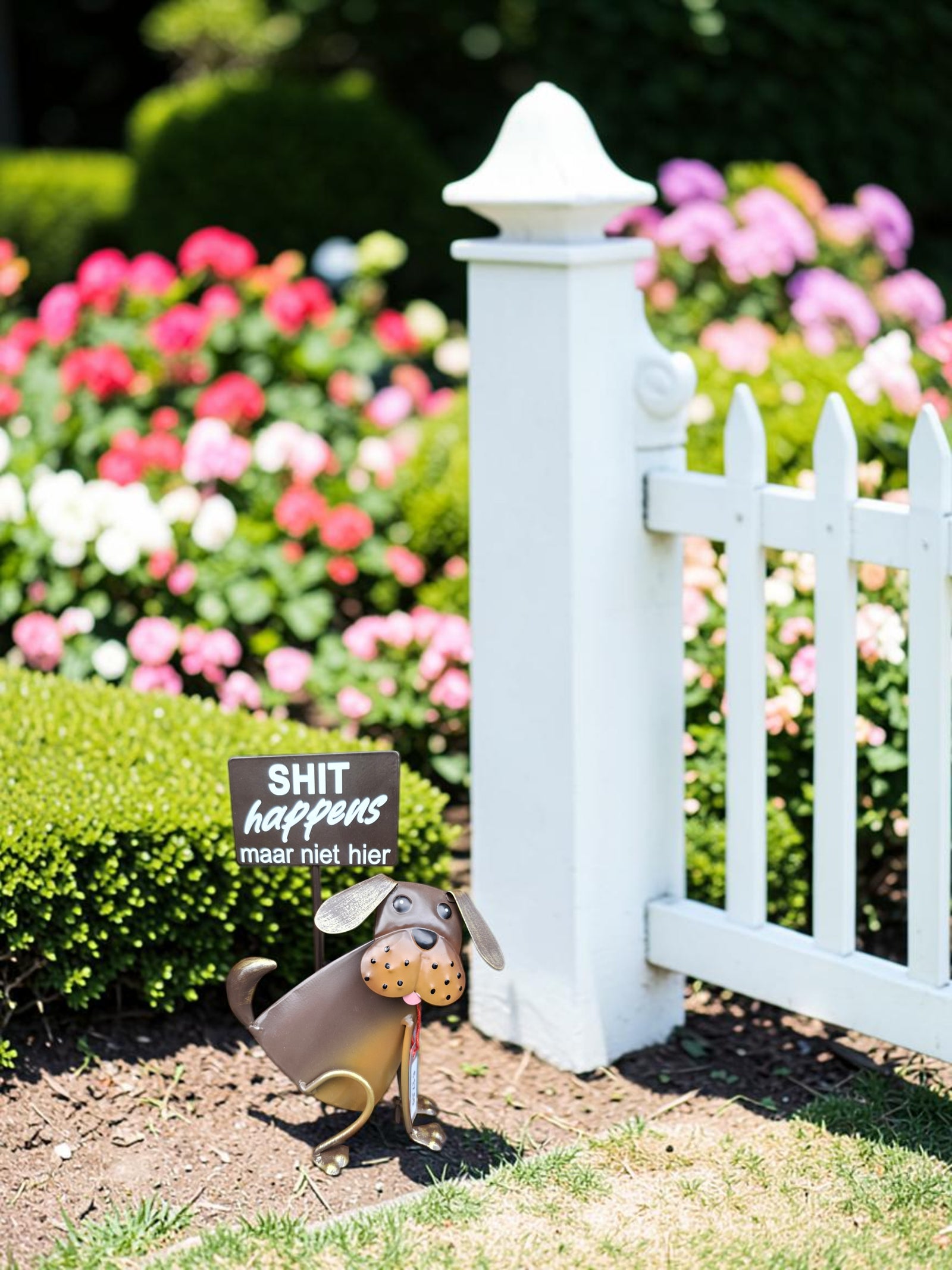 Shit Happens tuindecoratie – sfeerbeeld