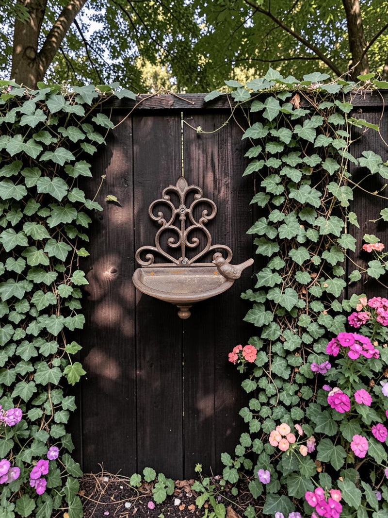 Wand voerbak plat tuindecoratie – sfeerbeeld